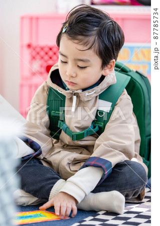 男の子 子供 表情 87785734