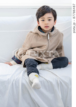 男の子 人物 子供 87786487