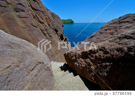 鬼ヶ城・木喰岩（きくいいわ）から神楽岩へ降りる急な帰り道・世界遺産・熊野・三重県熊野市(2) 87786598