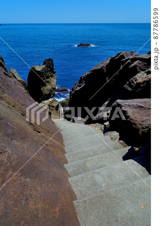 鬼ヶ城・遊歩道から見下ろす神楽岩・世界遺産・熊野・三重県熊野市(1) 87786599