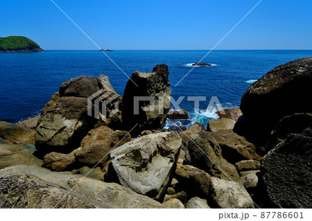 鬼ヶ城・遊歩道から見下ろす神楽岩・世界遺産・熊野・三重県熊野市(3) 鬼ヶ城・遊歩道から見下ろす神楽岩・世界遺産・熊野・三重県熊野市(3) 87786601