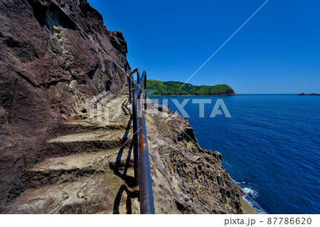 鬼ヶ城・神楽岩付近の眺め、断崖に張り付くような狭い遊歩道・世界遺産・熊野・三重県熊野市(5) 87786620