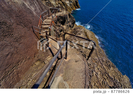 鬼ヶ城・探検気分を盛り上げる、犬戻りの断崖絶壁を行く遊歩道・世界遺産・熊野・三重県熊野市(4) 87786626