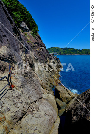鬼ヶ城・猿戻りの垂直な断崖絶壁を行く遊歩道・世界遺産・熊野・三重県熊野市(8) 87786638