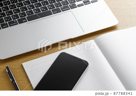 パソコンとスマホ 87788341