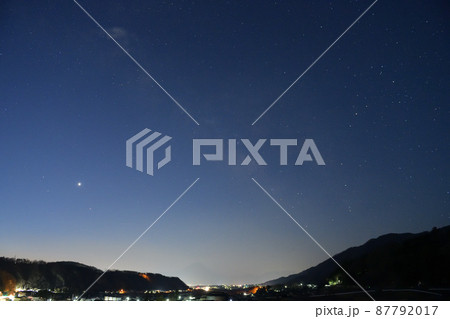 韮崎市円野町、日の出前、南東の星空 87792017