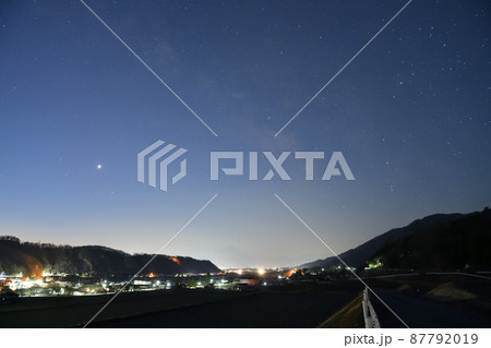 韮崎市円野町、日の出前、南東の星空 87792019