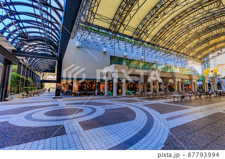 東京 港区赤坂の都市風景 アークヒルズ アーク・カラヤン広場 東京 港区赤坂の都市風景 アークヒルズ アーク・カラヤン広場 87793994