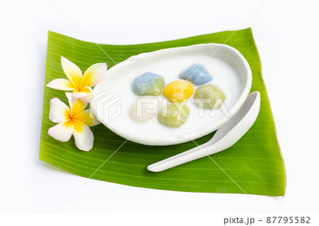 Coconut dumplings in sweet coconut Milk 87795582