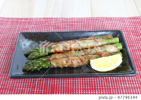 グリーンアスパラの肉巻き 87796394