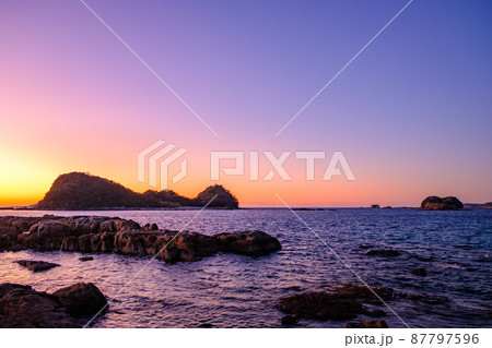 海辺の夕景 87797596
