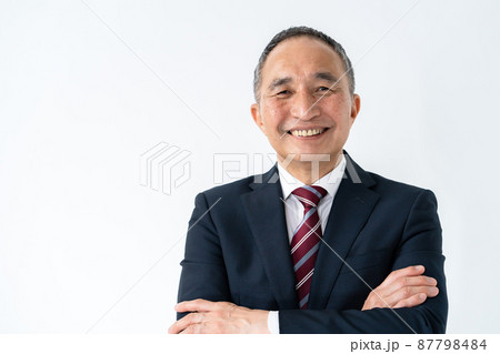 ビジネスマン　シニア　ポートレート　カメラ目線 87798484