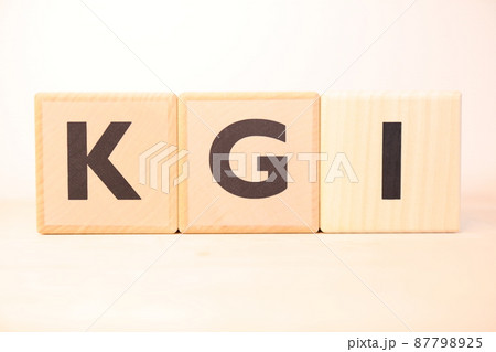 「KGI（重要目標達成指標）」のイメージ（文字・アルファベットテキスト） 87798925