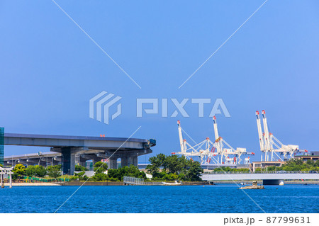 御島水域の風景（香椎海岸遊歩道からのアイランドシティ）　【福岡市東区】 87799631
