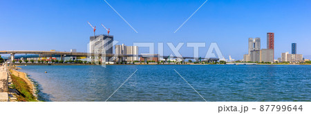 御島水域の風景（香椎海岸遊歩道からのアイランドシティ）パノラマ　【福岡市東区】 87799644
