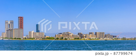 御島水域の風景(香椎海岸遊歩道からのアイランドシティ)パノラマ 【福岡市東区】 御島水域の風景(香椎海岸遊歩道からのアイランドシティ)パノラマ 【福岡市東区】 87799674