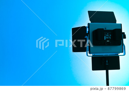 RGBビデオライトでのスタジオ撮影 87799869