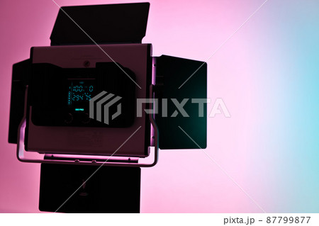 RGBビデオライトでのスタジオ撮影 87799877