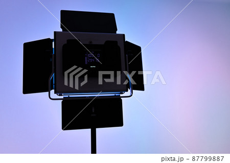 RGBビデオライトでのスタジオ撮影 87799887