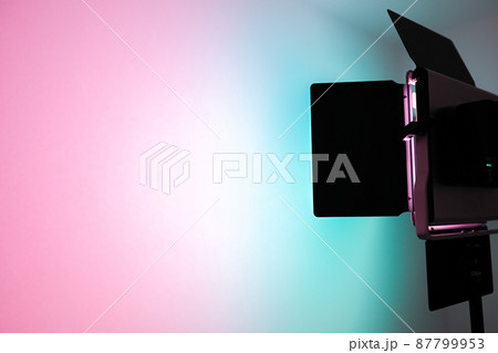 RGBビデオライトでのスタジオ撮影 87799953