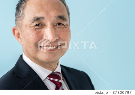 ビジネスマン　シニア　ポートレート 87800797