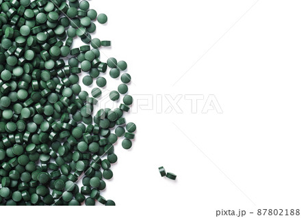 Green tablets made of natural organic spirulina 87802188