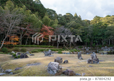 風光明美な雪舟庭（山口県山口市） 87804292