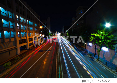 夜の環七通りの交通　環状7号線の夜景【都会イメージ】 87807211