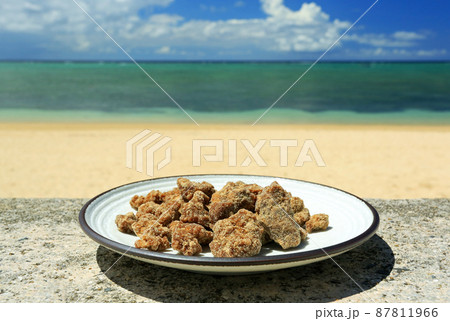 沖縄の名産　黒糖　 87811966