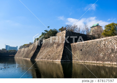 大阪市 大阪城、内濠と城壁 87817597