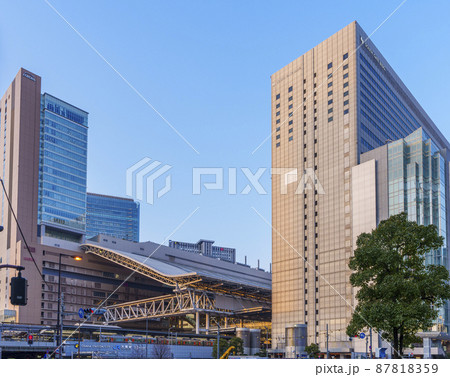 大阪ステーションシティ　JR大阪駅ビル　夕景 87818359