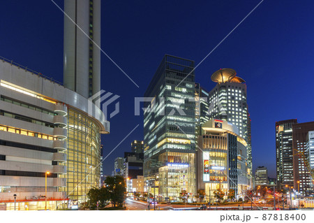 大阪・梅田の夜景　ハービスエント　ヒルトンプラザ大阪 87818400