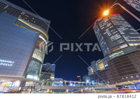 JR大阪駅前　阪急梅田　夜景 87818412