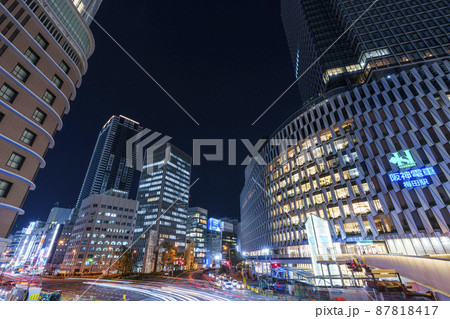 大阪駅前周辺　大阪・梅田都市夜景　梅田新歩道橋より 87818417
