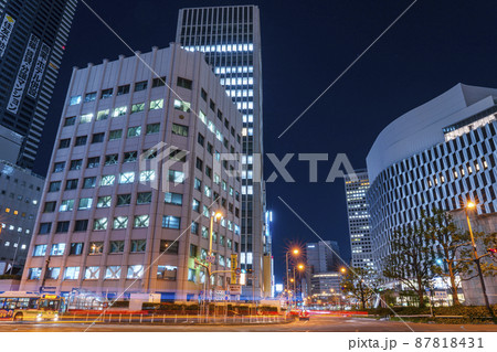 大阪・梅田都市夜景 阪急前交差点 曽根崎署前 大阪・梅田都市夜景 阪急前交差点 曽根崎署前 87818431