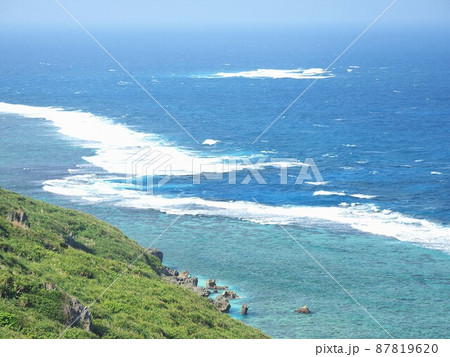 沖縄県 与那国島の海 87819620