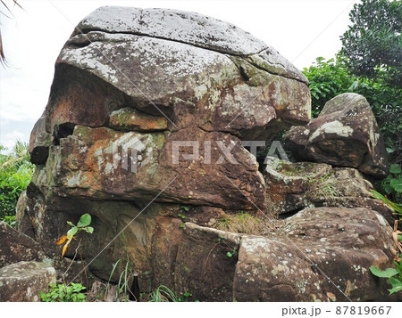 沖縄県 与那国島 人面岩 87819667