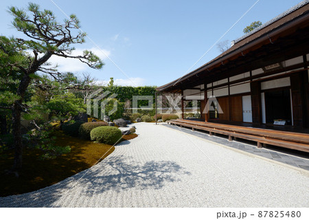 大徳寺 興臨院 方丈と前庭 京都市北区紫野 大徳寺 興臨院 方丈と前庭 京都市北区紫野 87825480