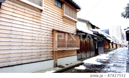 金沢の長町武家屋敷跡界隈の雪景色 金沢の長町武家屋敷跡界隈の雪景色 87827552