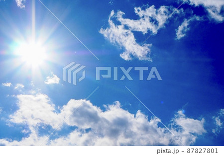 美しい空　空模様　太陽と青空 87827801
