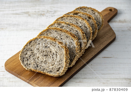 いろいろなパン 87830409