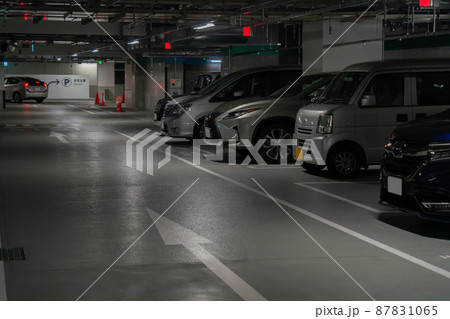 地下駐車場　イメージ 87831065