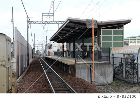 三岐鉄道・北勢線、蓮花寺駅の構内 87832100