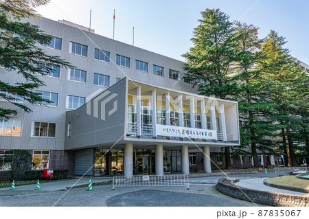 福島県福島市　快晴の福島県庁 87835067