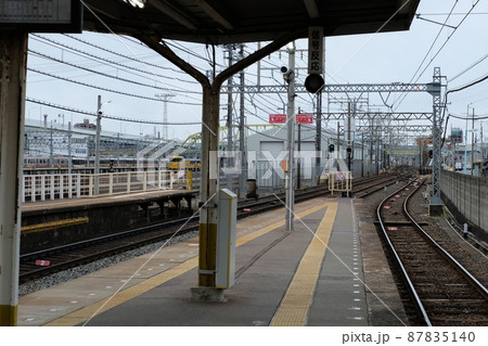 名古屋線・米野駅の構内 87835140