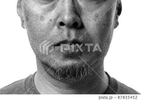 無精ひげのミドル男性 シミ 毛穴汚れ スキンケア 無精ひげのミドル男性 シミ 毛穴汚れ スキンケア 87835452