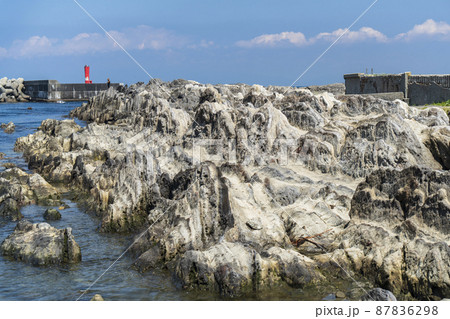城ヶ島 灘ヶ崎の隆起した岩石海岸【神奈川県・三浦市】 城ヶ島 灘ヶ崎の隆起した岩石海岸【神奈川県・三浦市】 87836298