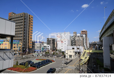 大阪環状線 弁天町駅の駅前風景 大阪環状線 弁天町駅の駅前風景 87837414