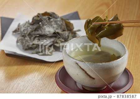 出汁たっぷりおいしいお茶 めかぶ茶 出汁たっぷりおいしいお茶 めかぶ茶 87838587