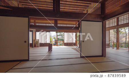 掛川城二の丸御殿御書院上の間からの庭園（藩主目線） 87839589